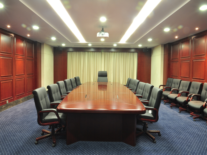 深圳办公家具项目实木会议桌